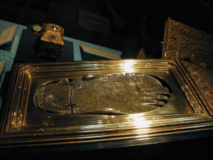 The Footprint of Allah's Messenger, Muhammad (Peace be upon him) safely preserved in Topkapy museum of Turkey