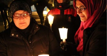 Candlelight-vigil-Paris-attacks